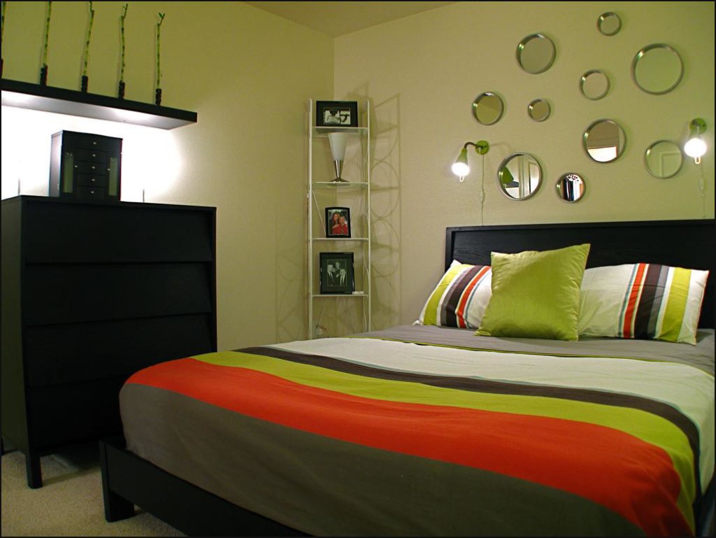 Cheap Ideas To Decorate A Small Bedroom