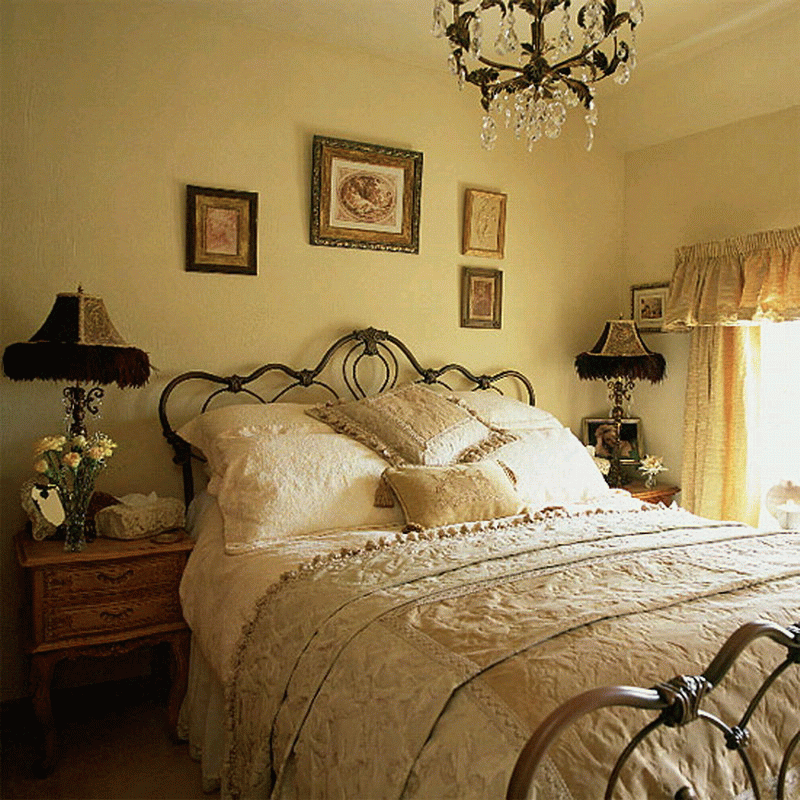Vintage Bedroom Decorating Ideas