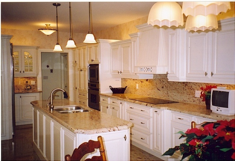 Pictures of White Kitchen Cabinets and Granite Countertops