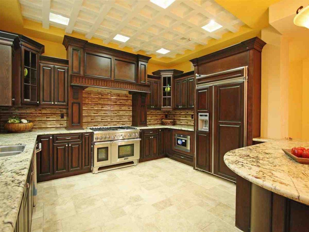 Customized Kitchen Cabinets