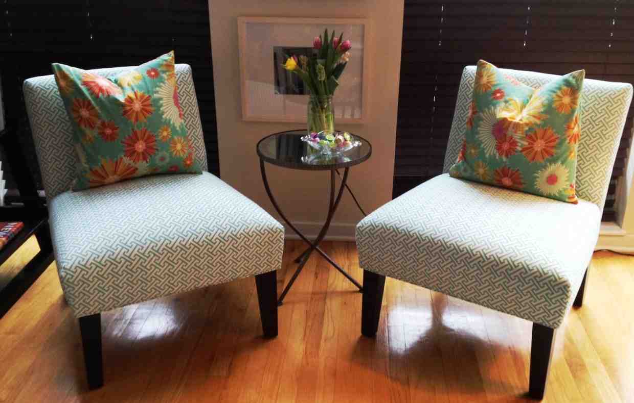 Ways To Decorate A Living Room Chair